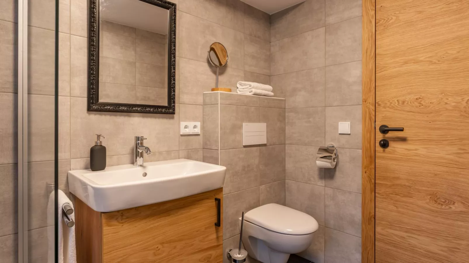 Villa Felding top 1-Bathroom