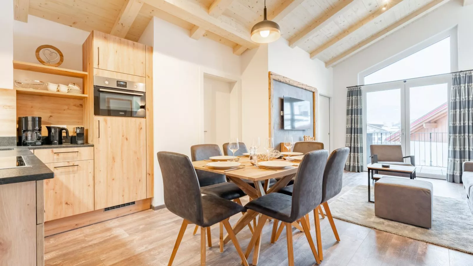 Falken Suites TOP 8-Dining room