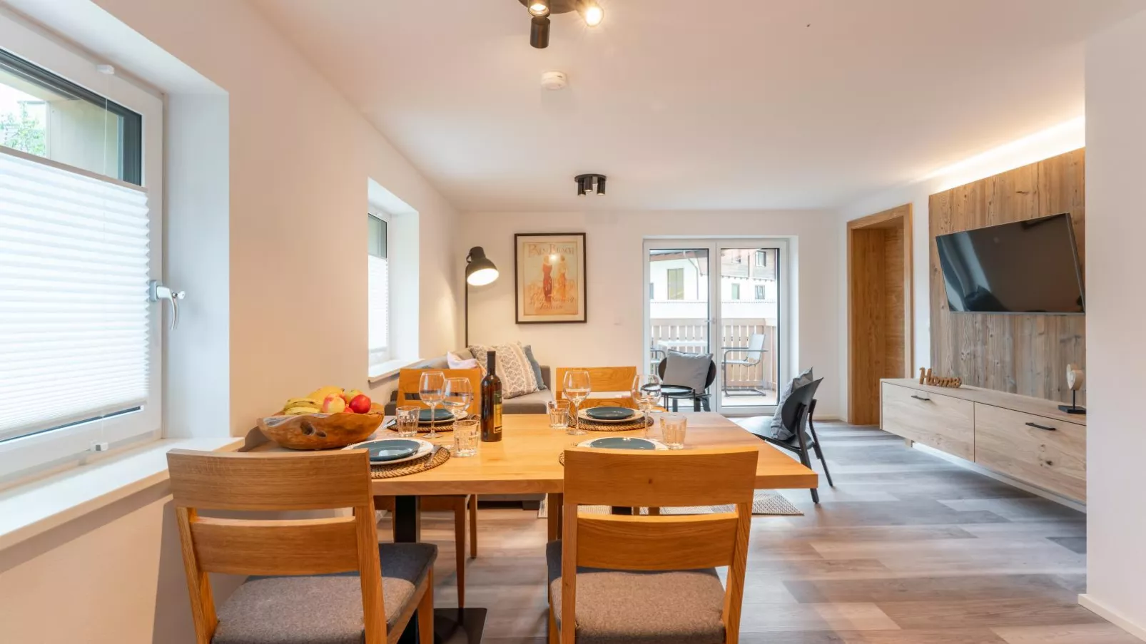 Villa Felding top 1-Dining room