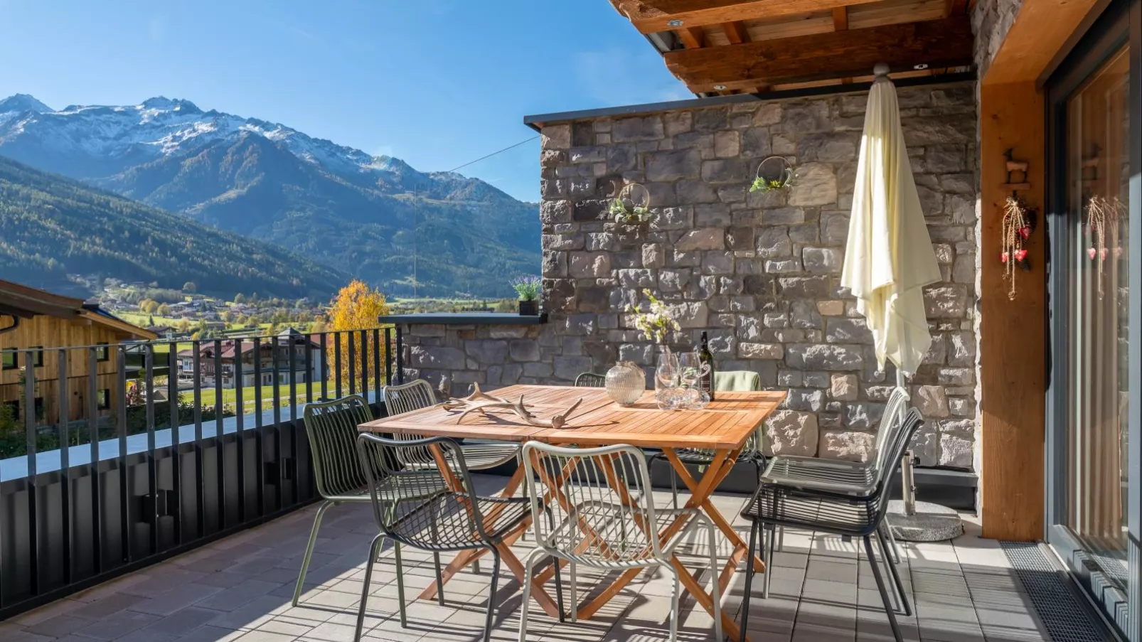 Tauernlodge Berglust-Terrace balcony
