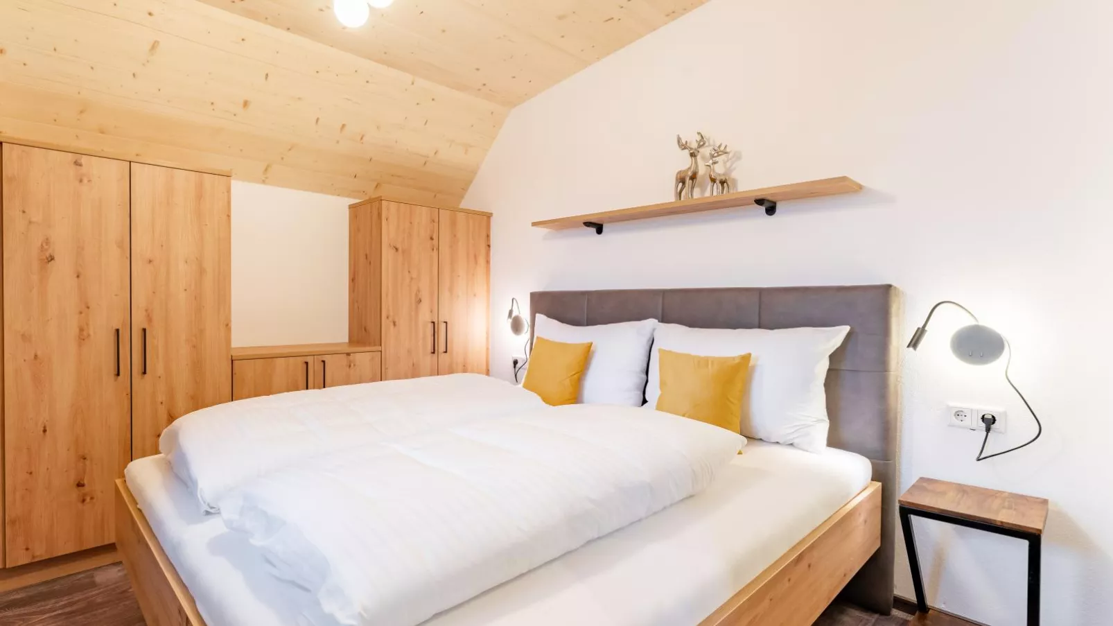 Falken Suites TOP 8-Bedroom