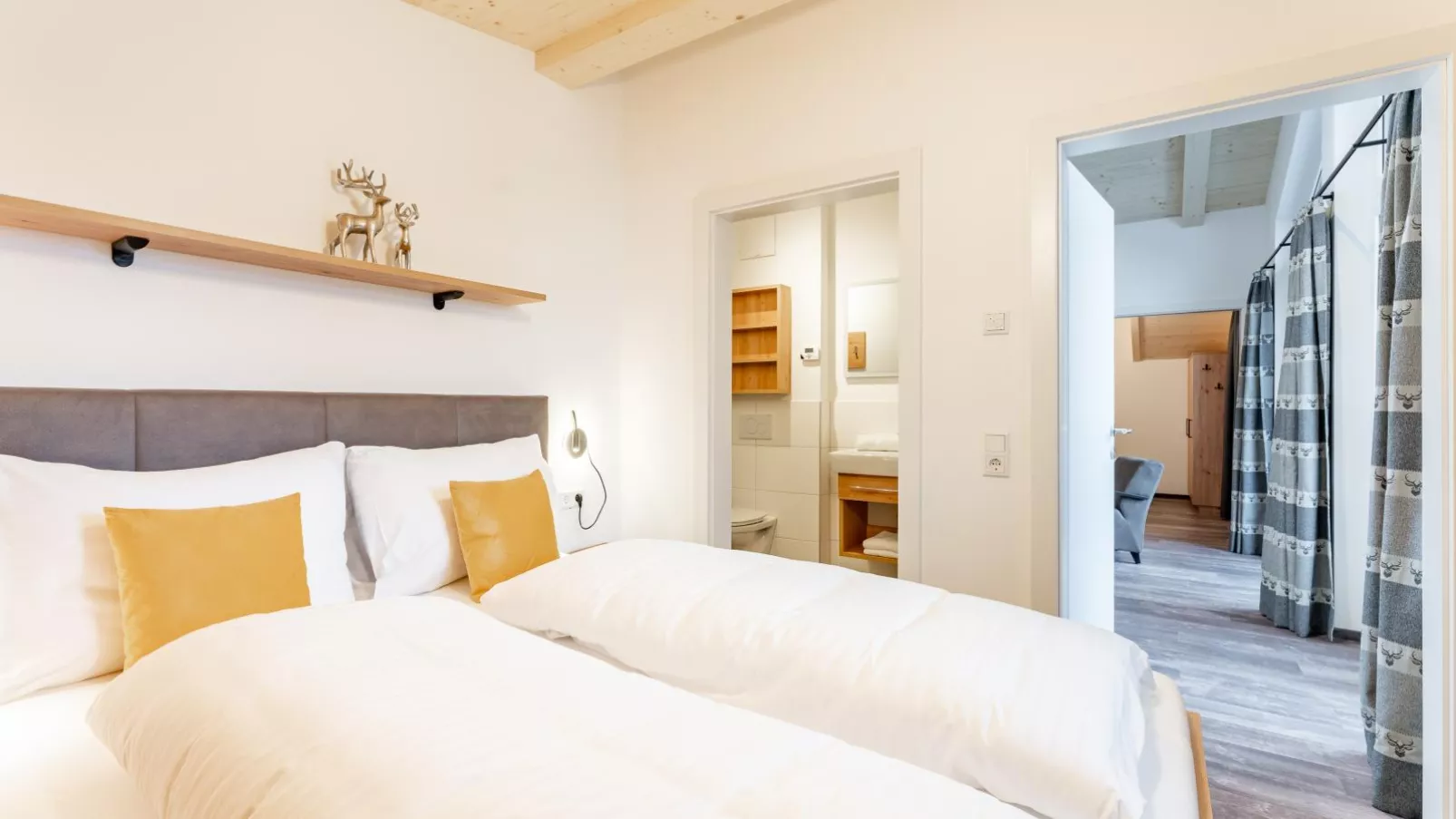 Falken Suites TOP 8-Bedroom