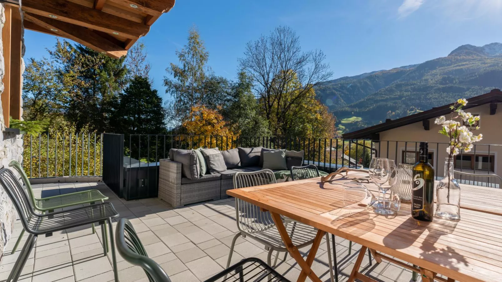 Tauernlodge Berglust-Terrace balcony