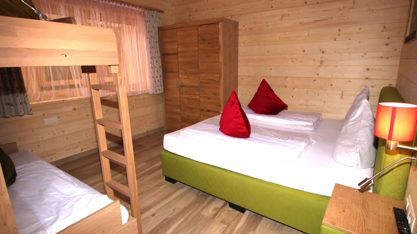 Kaprun Lodge - L-Bedroom
