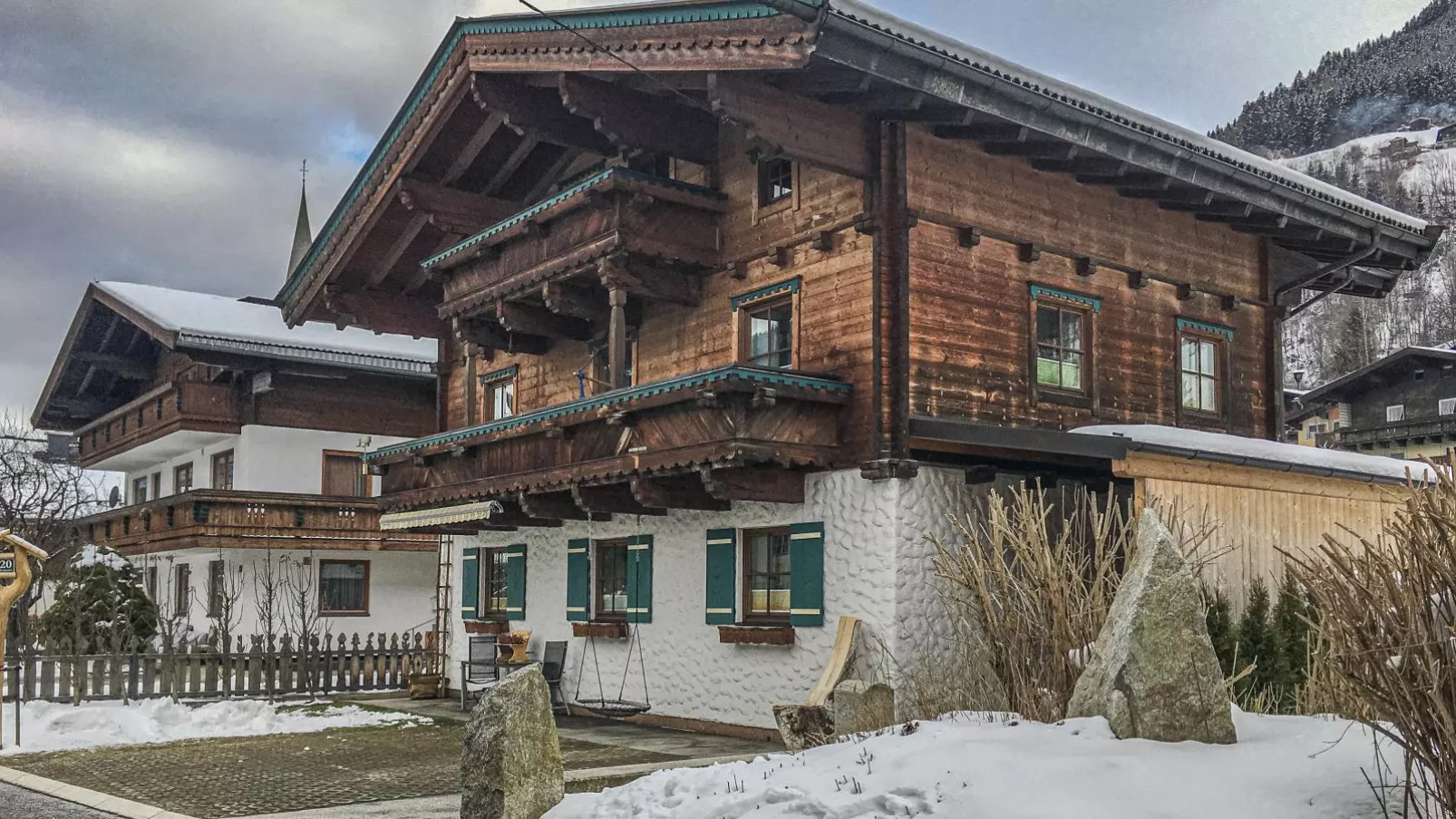 Bergzeit-Exterior winter