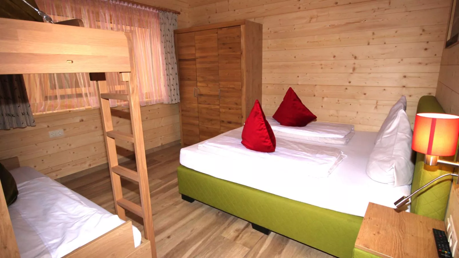 Kaprun Lodge - R-Bedroom