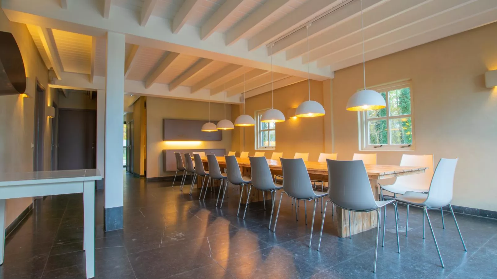 Landhuis de Vos-Dining room