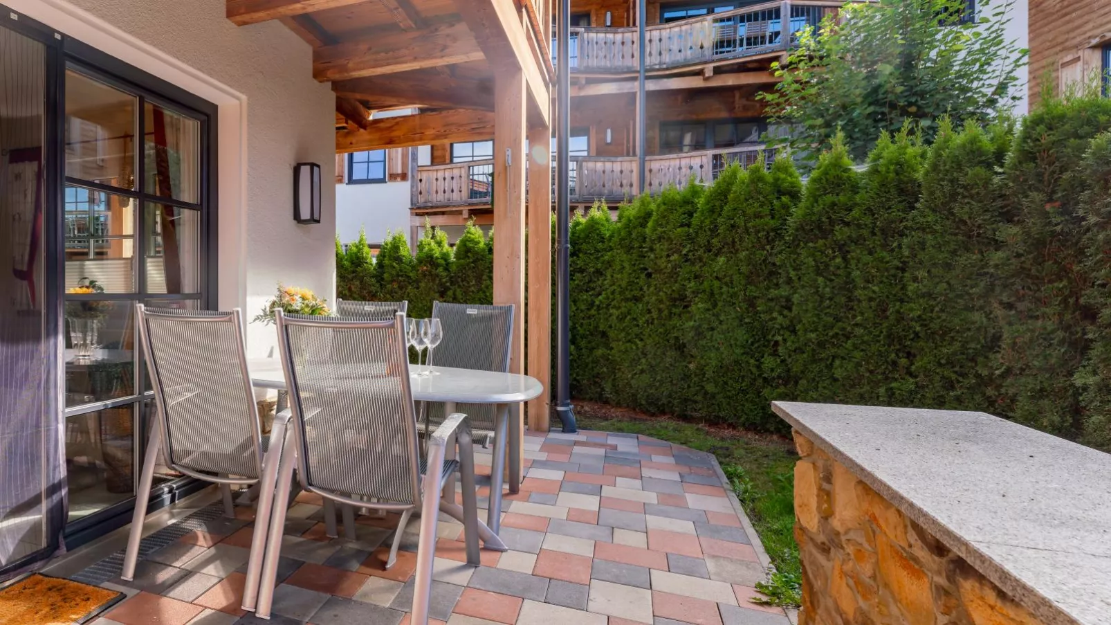 Arieke E10-Terrace balcony