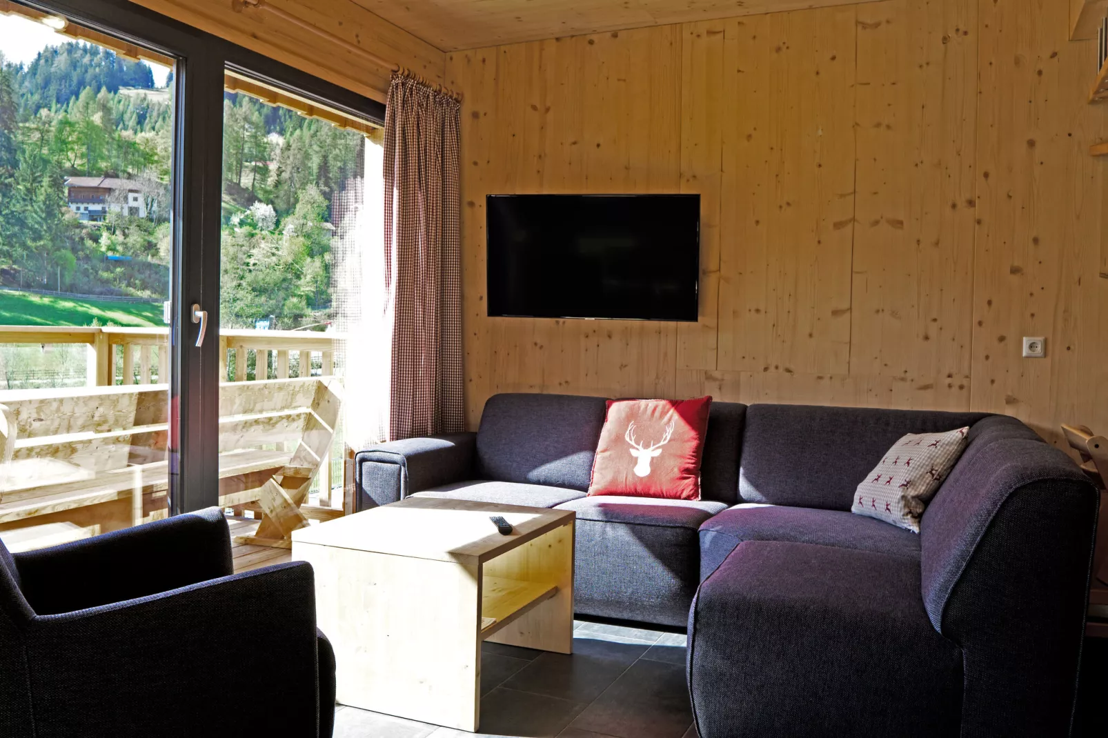 Bergeralm Chalets 1-Living room