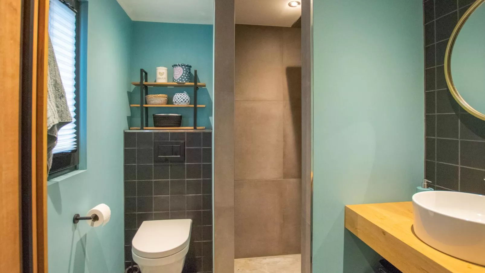 Spoelde wiel-Bathroom