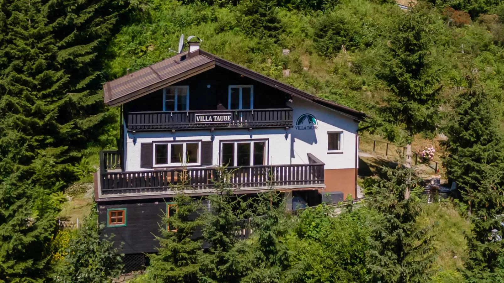 Villa Taube-Exterior summer