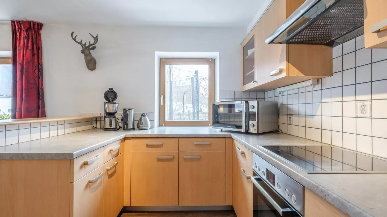 Kitzbüheler Alpen L-Kitchen