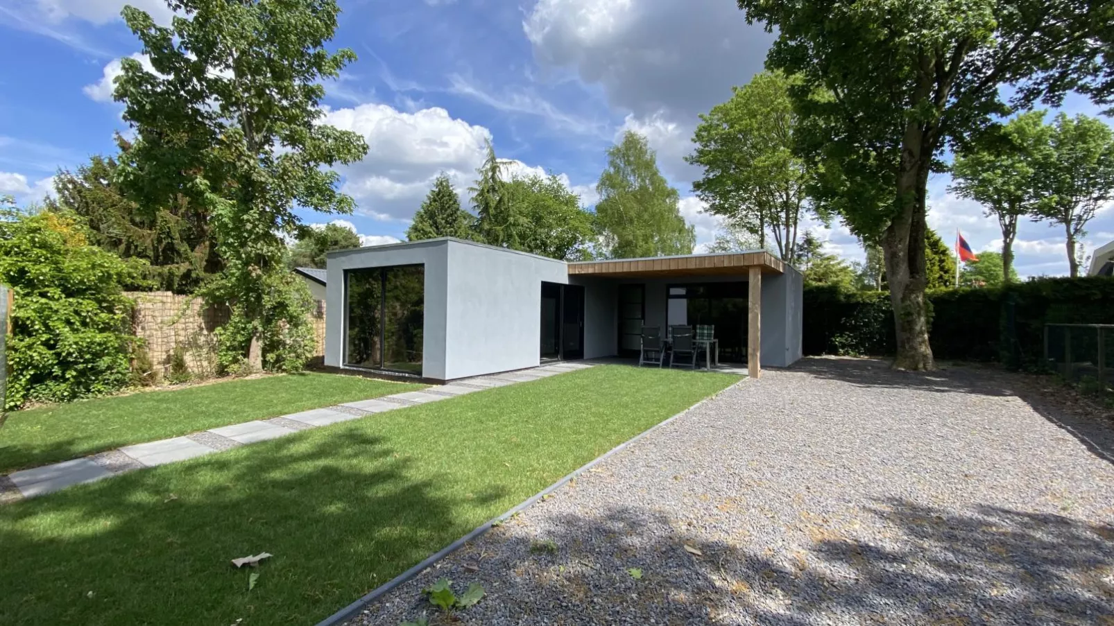 De Veluwse houtduif-Exterior summer