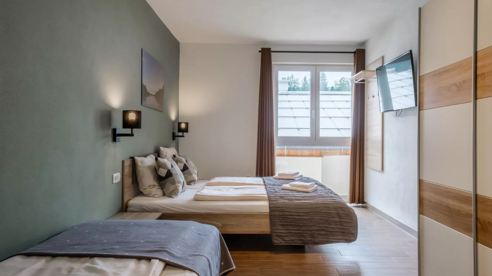 Emma Top 1-Bedroom