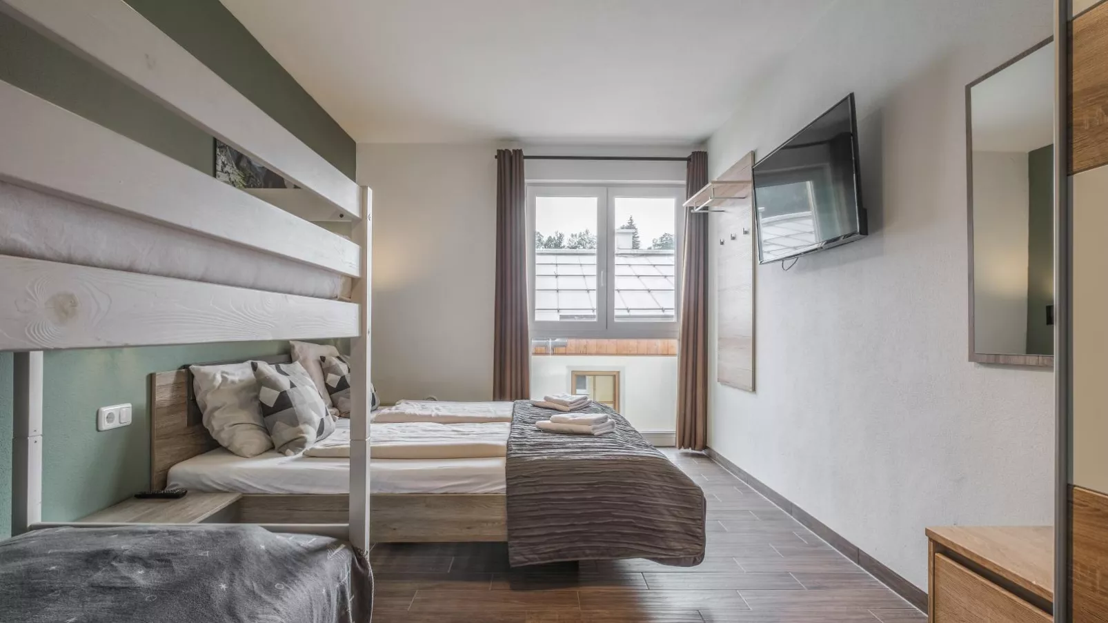 Emma Top 1-Bedroom