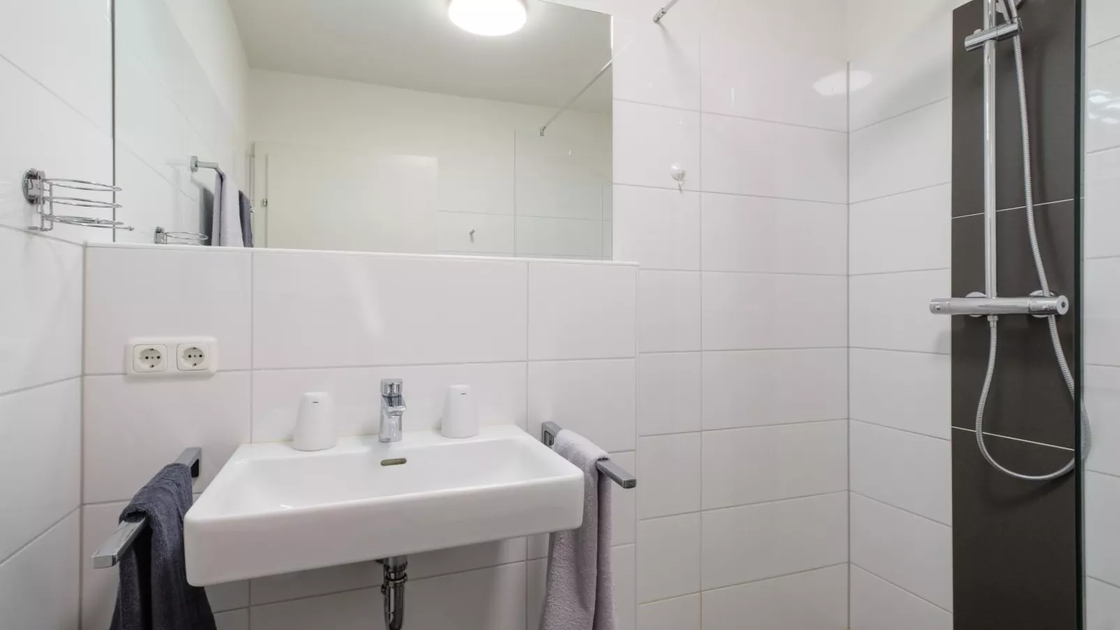 Emma Top 1 XL-Bathroom