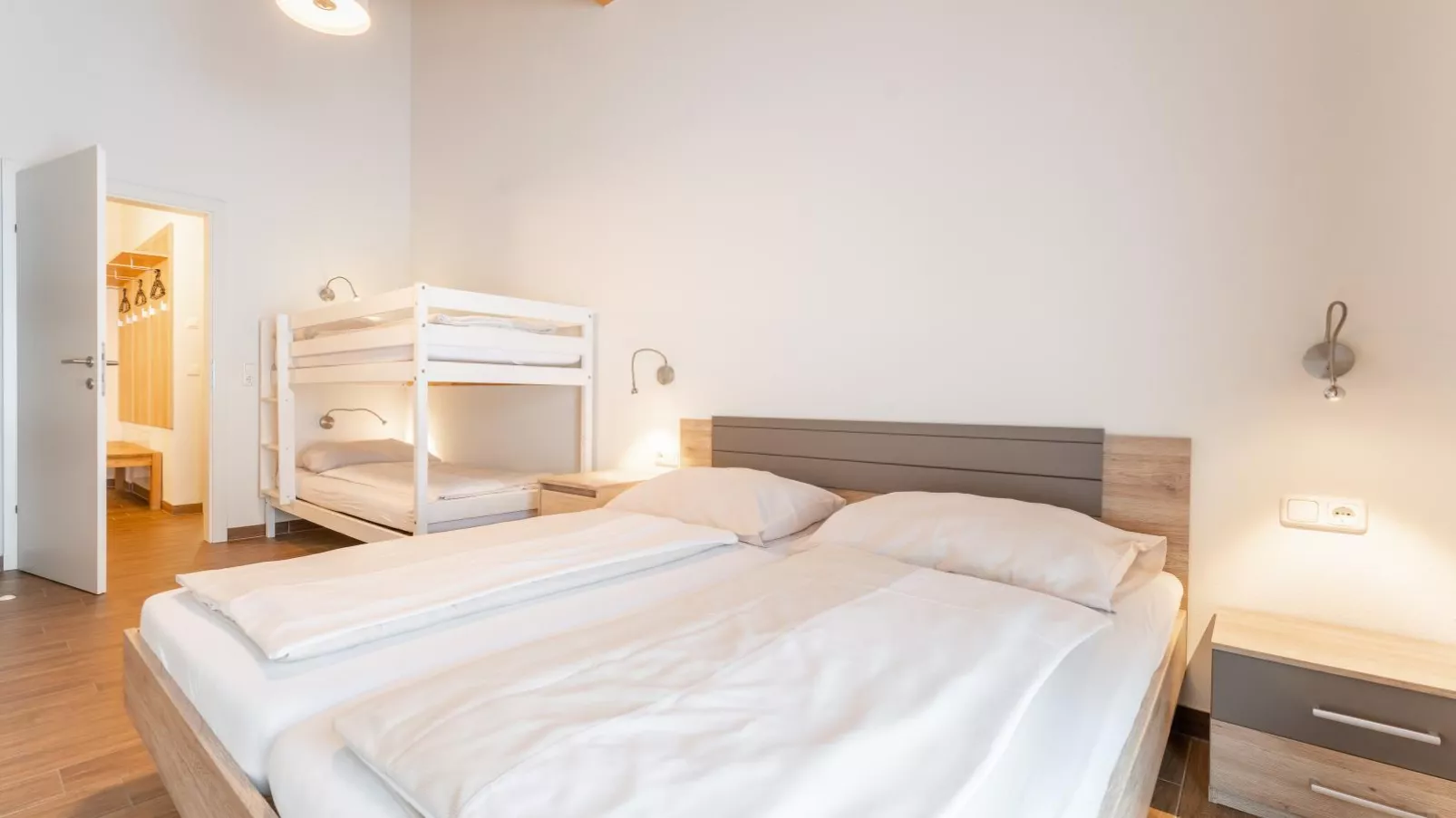 Emma Top 3 XL-Bedroom