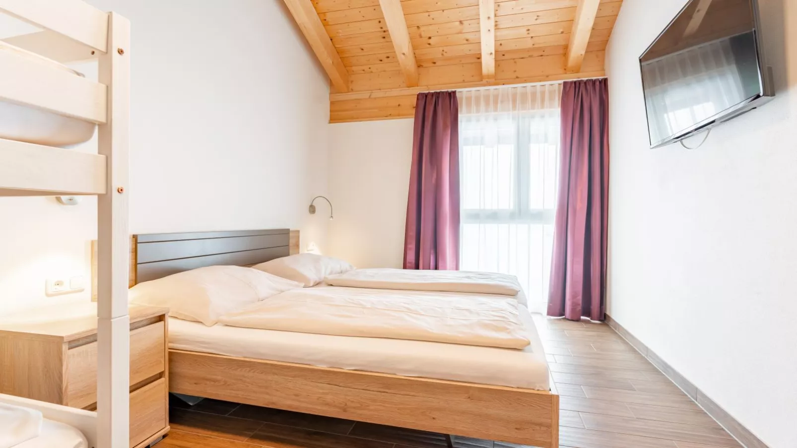 Emma Top 3 XL-Bedroom