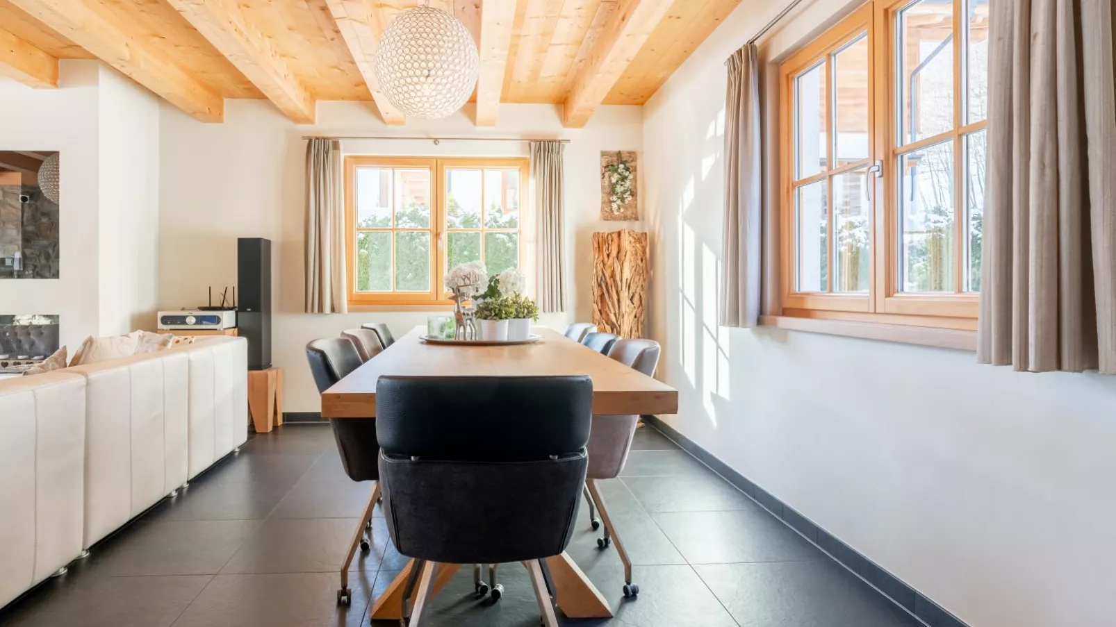 Chalet Erlebnishaus I-Dining room