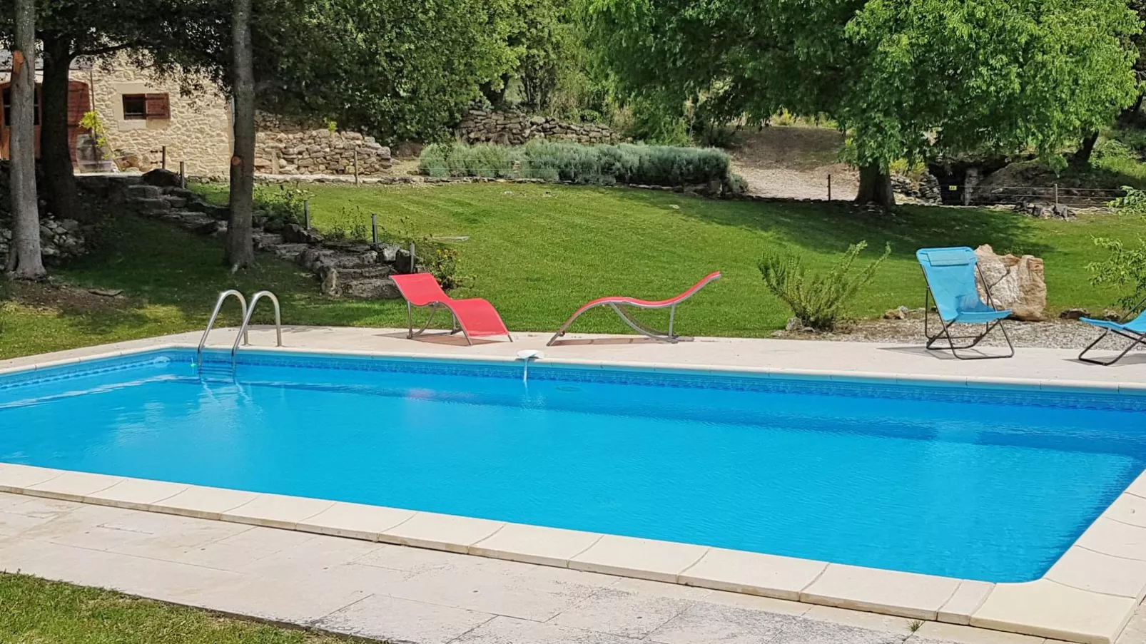 Tauleigne-Exterior summer