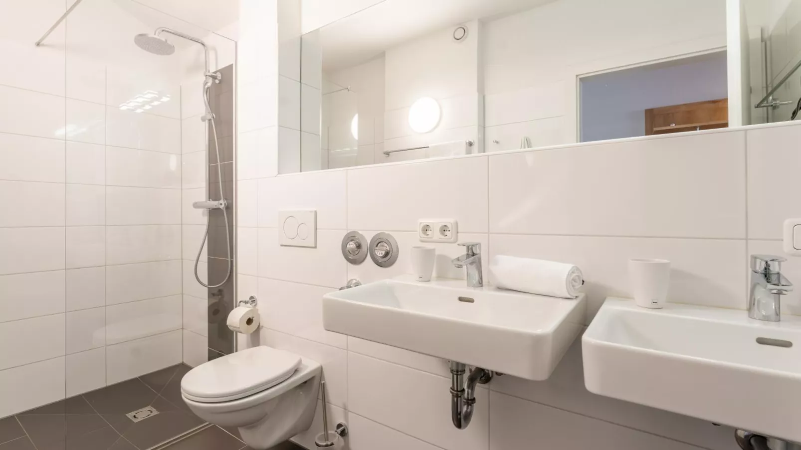 Emma Top 4-Bathroom