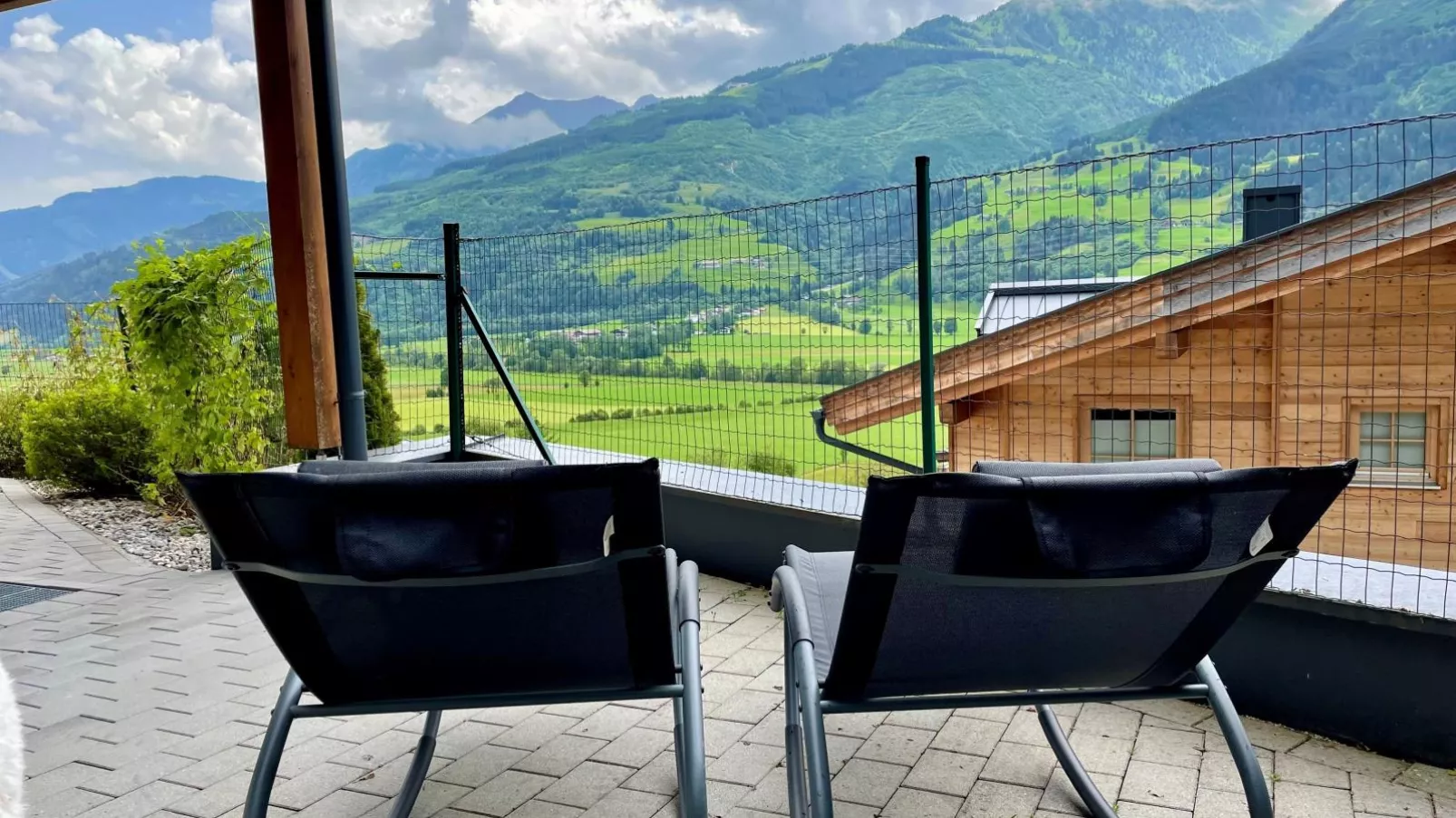 Chalet Erlebnishaus I-Terrace balcony