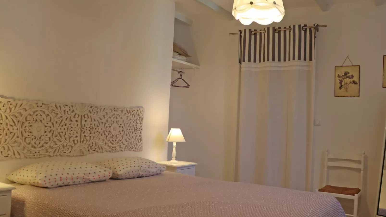 Les Platanes-Bedroom