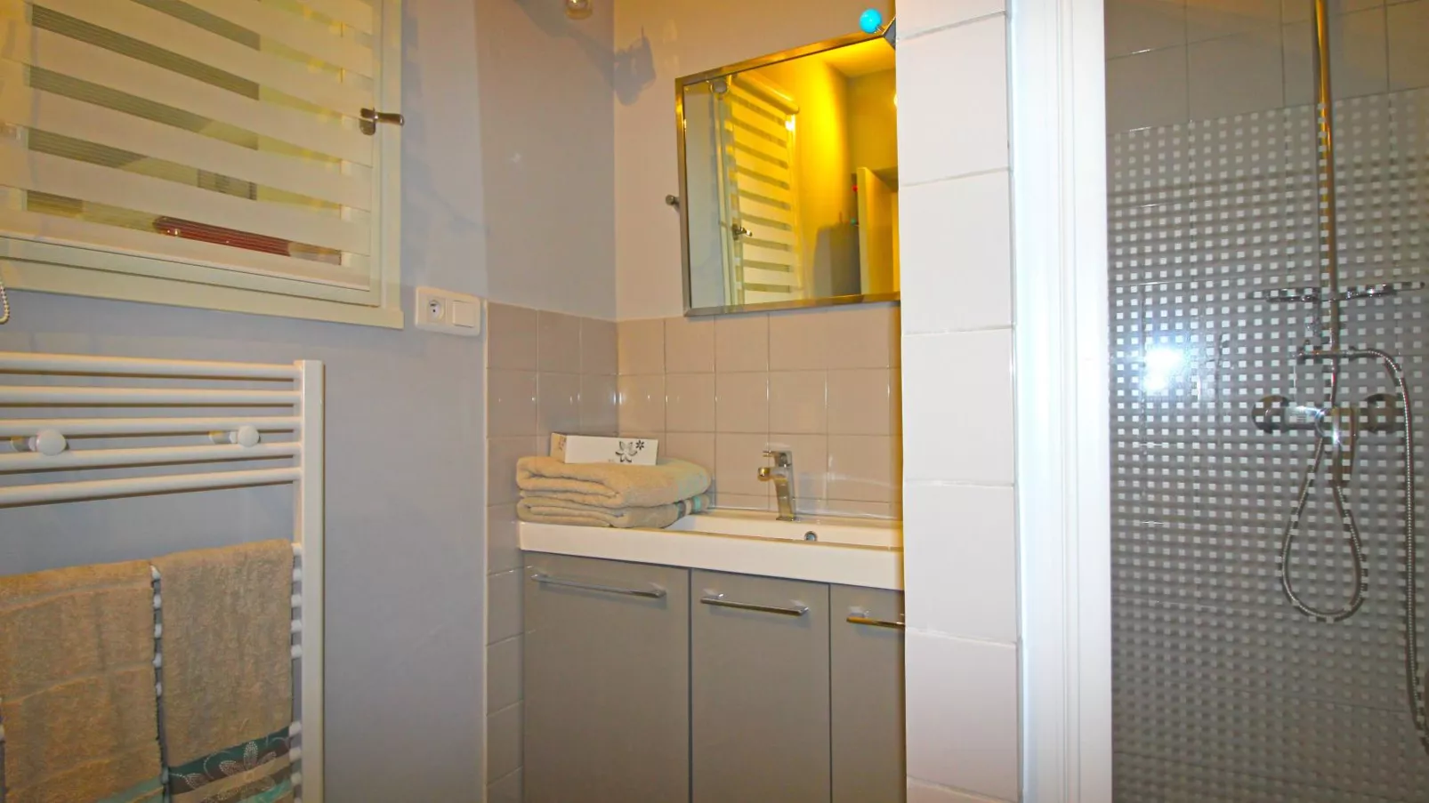 Les Platanes-Bathroom