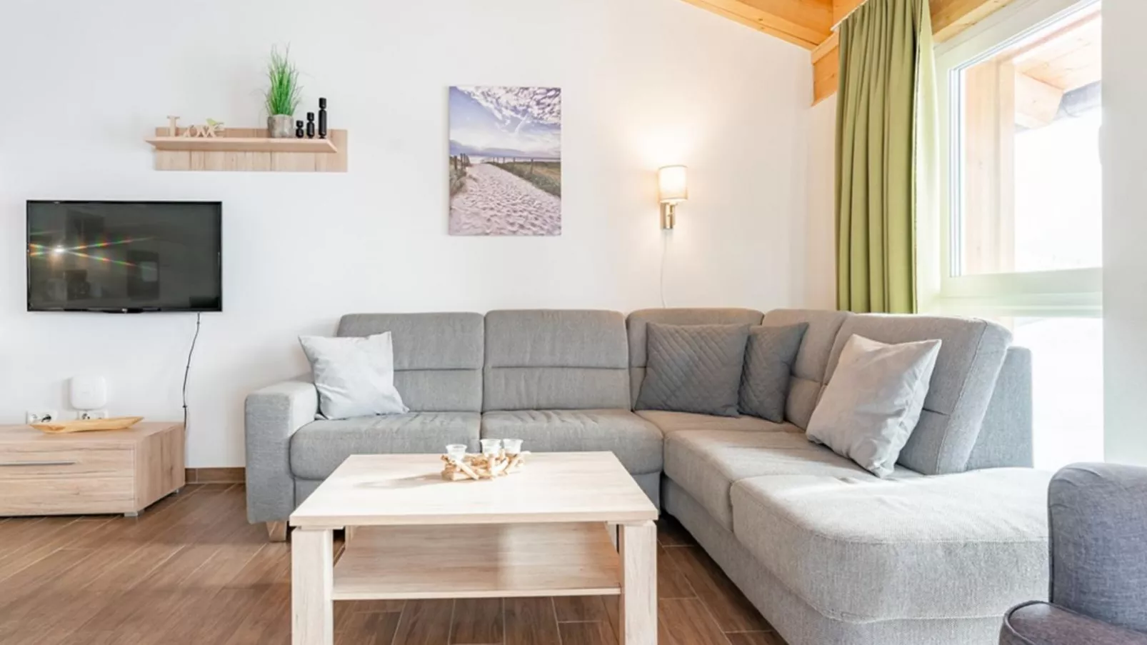 Emma Top 3-Living room