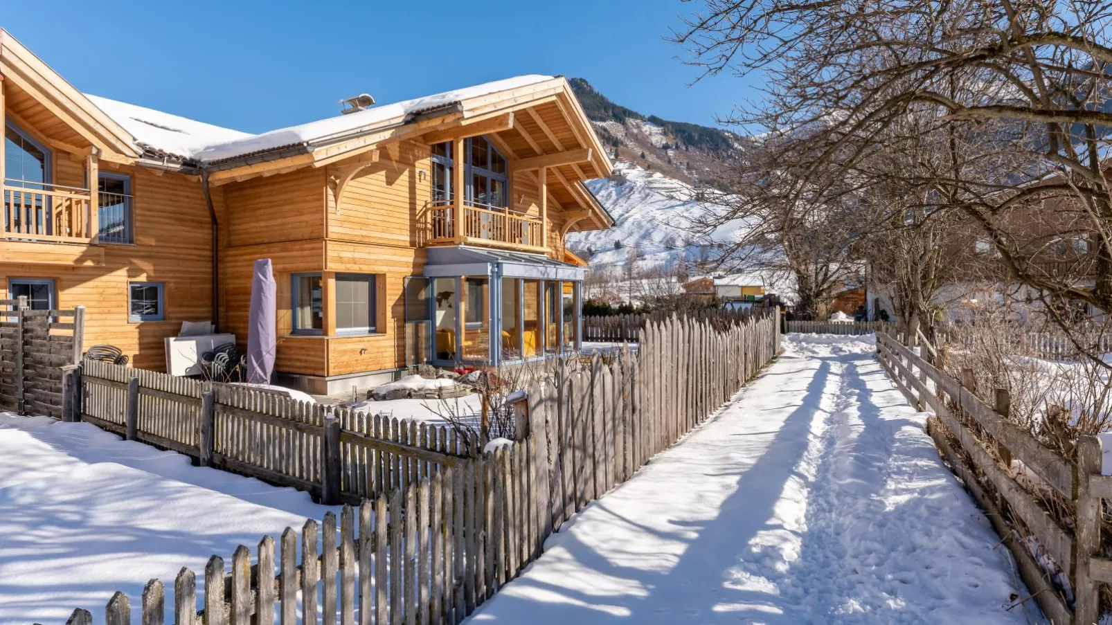 Traunerfeld-Exterior winter