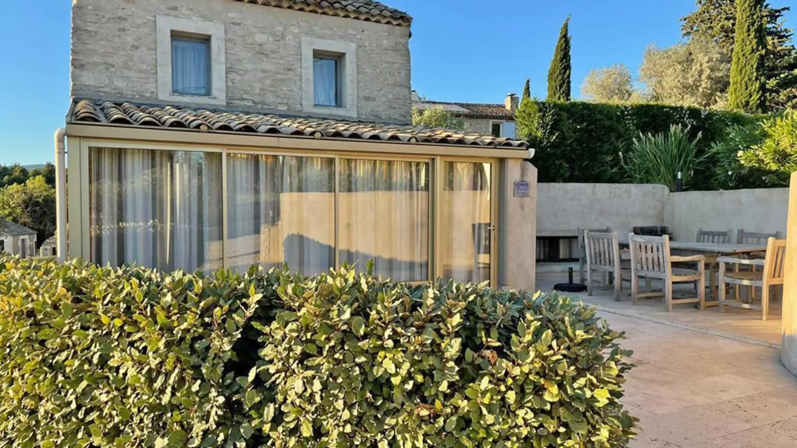 Petits Abayers-Exterior summer