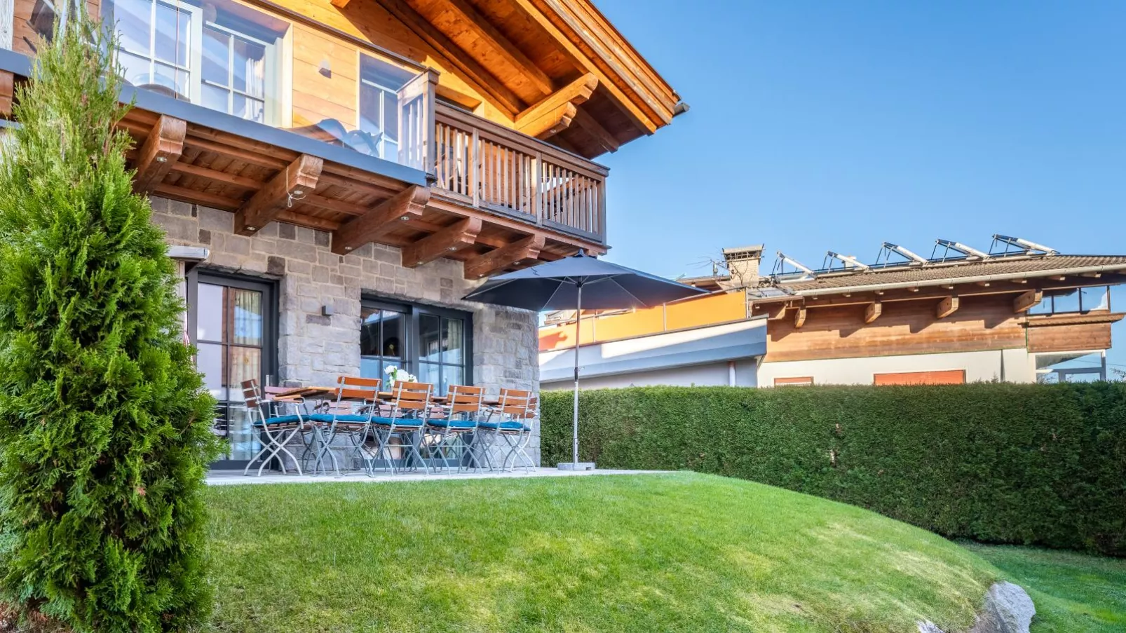 Green Garden Lodge B3-Exterior summer