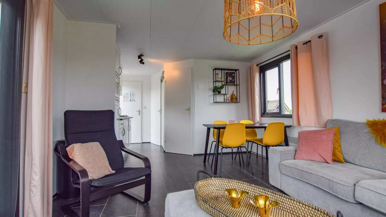 Blauwborst 24-24-Living room