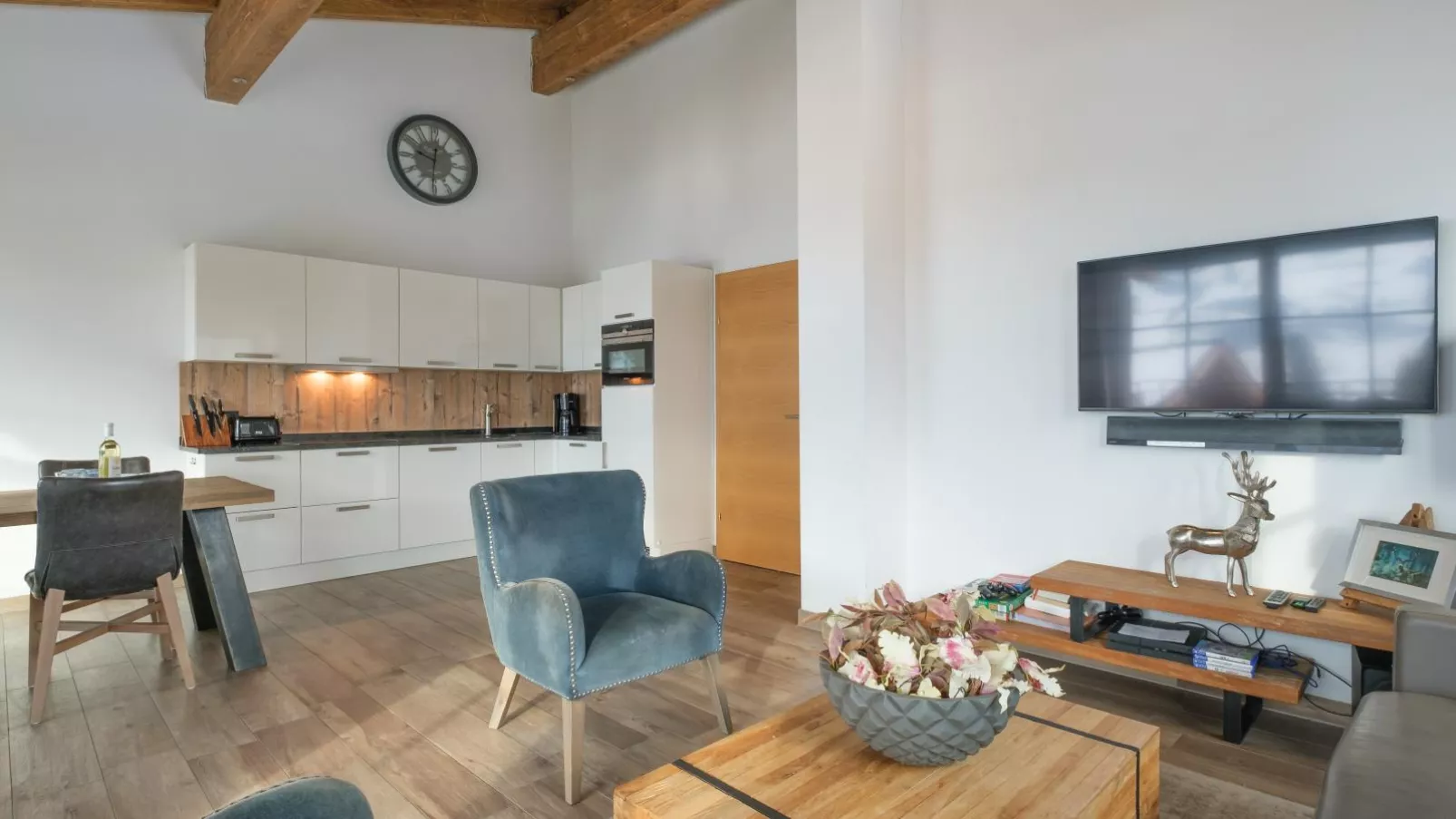 Luxury Tauern Suite Walchen Kaprun 8-Living room