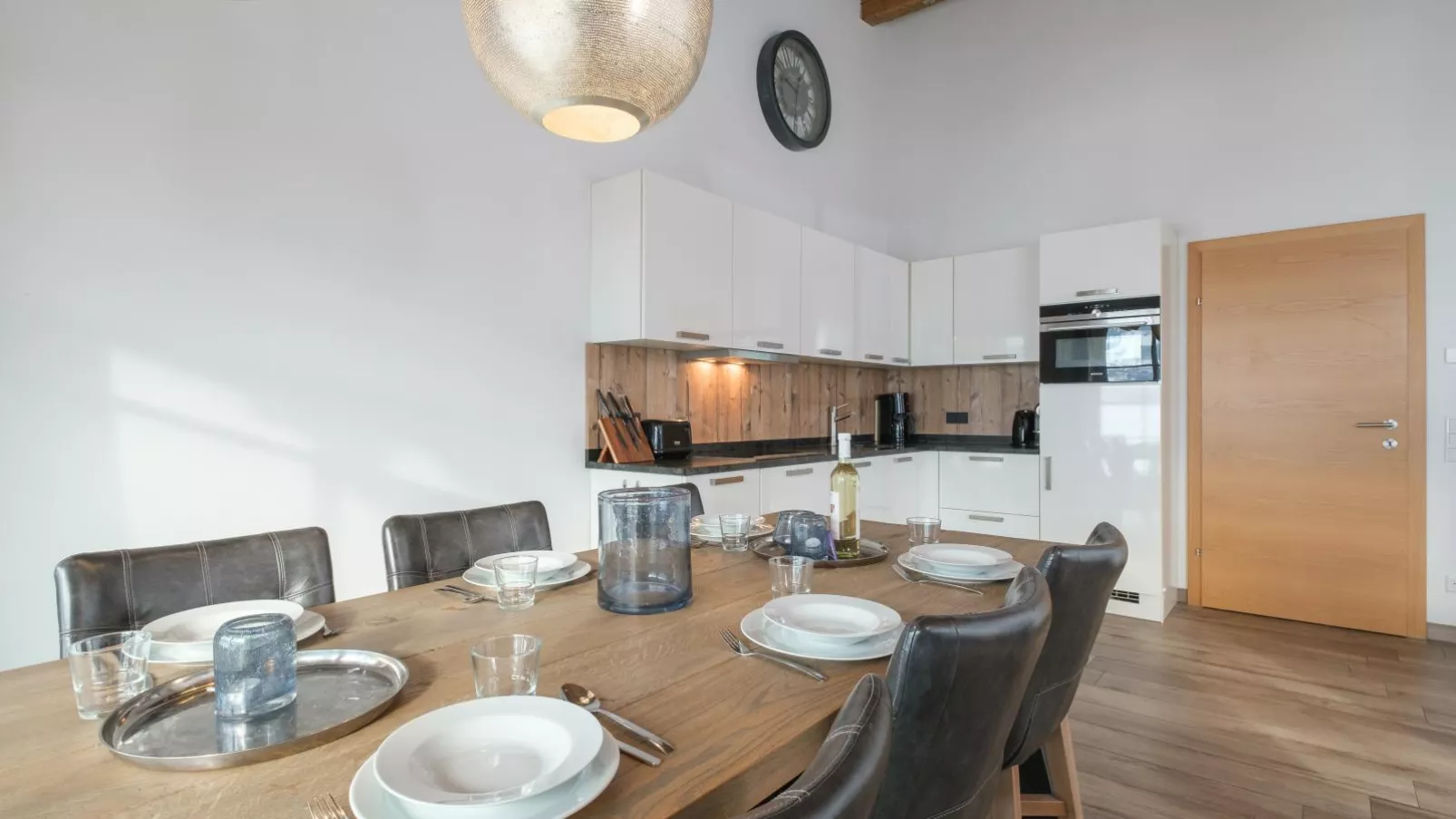 Luxury Tauern Suite Walchen Kaprun 8-Dining room