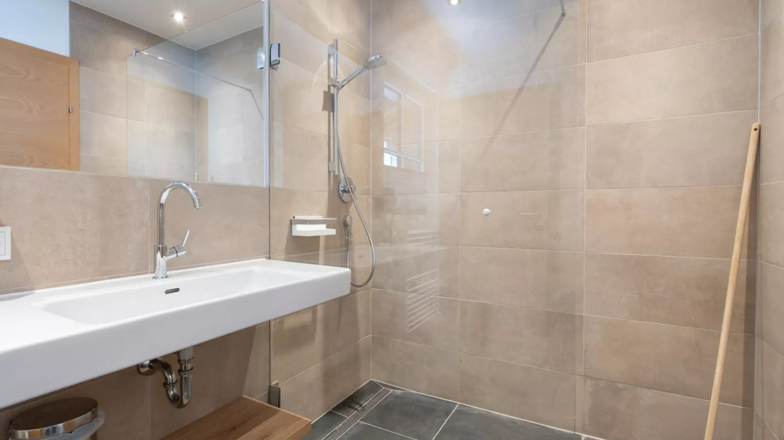 Luxury Tauern Suite Walchen Kaprun 8-Bathroom