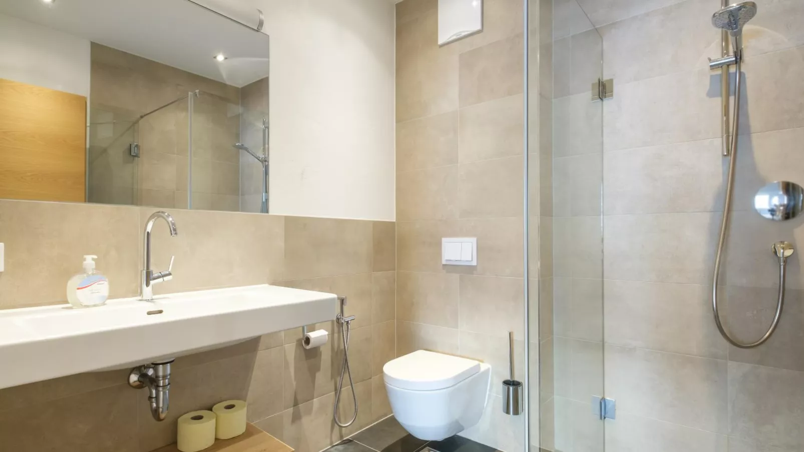 Luxury Tauern Suite Walchen Kaprun 8-Bathroom