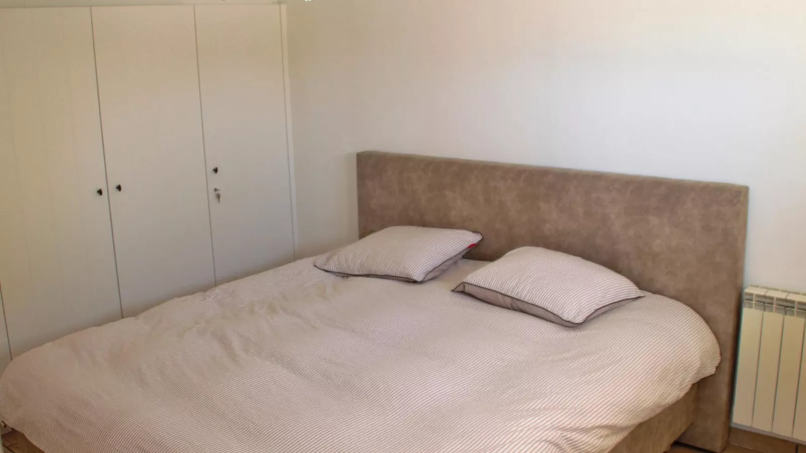 Grands Abayers-Bedroom