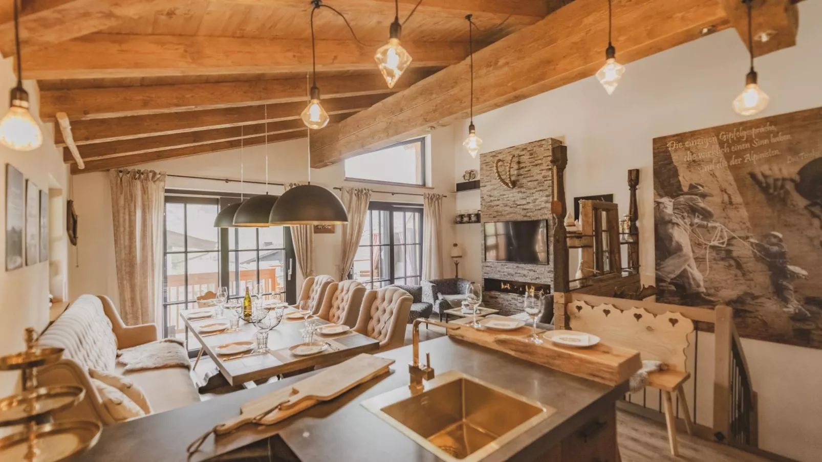 Green Garden Lodge B1-Dining room
