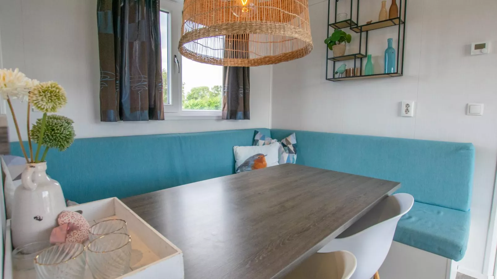 Purperreiger 24-32-Dining room