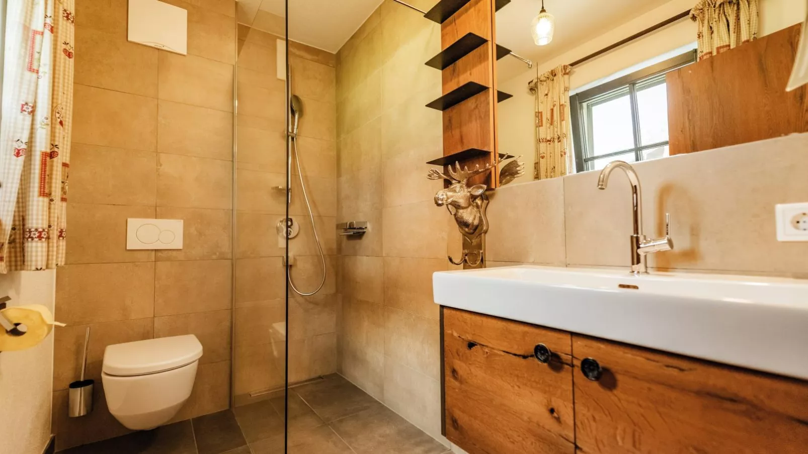 Green Garden Lodge B1-Bathroom