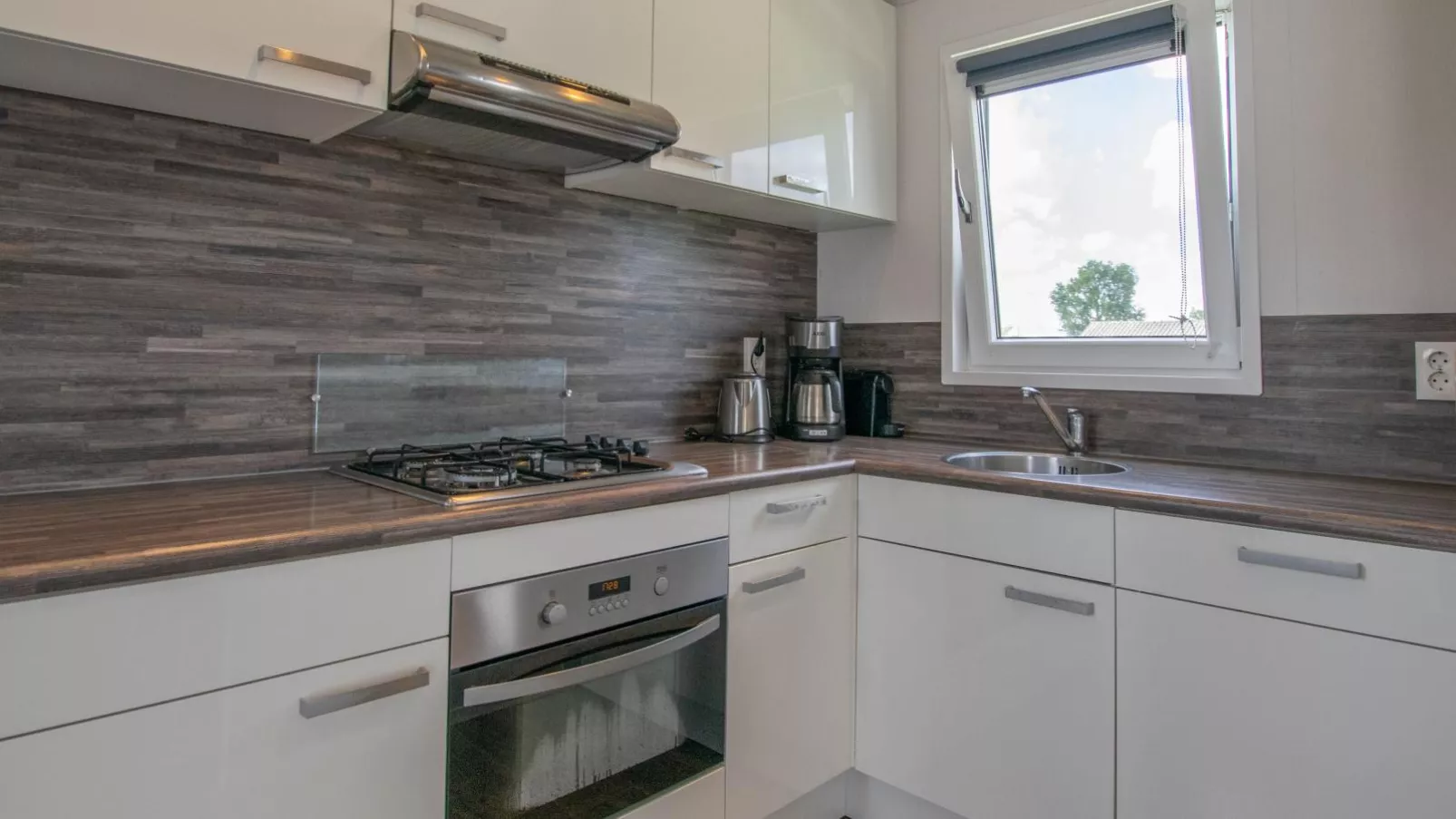 Purperreiger 24-32-Kitchen