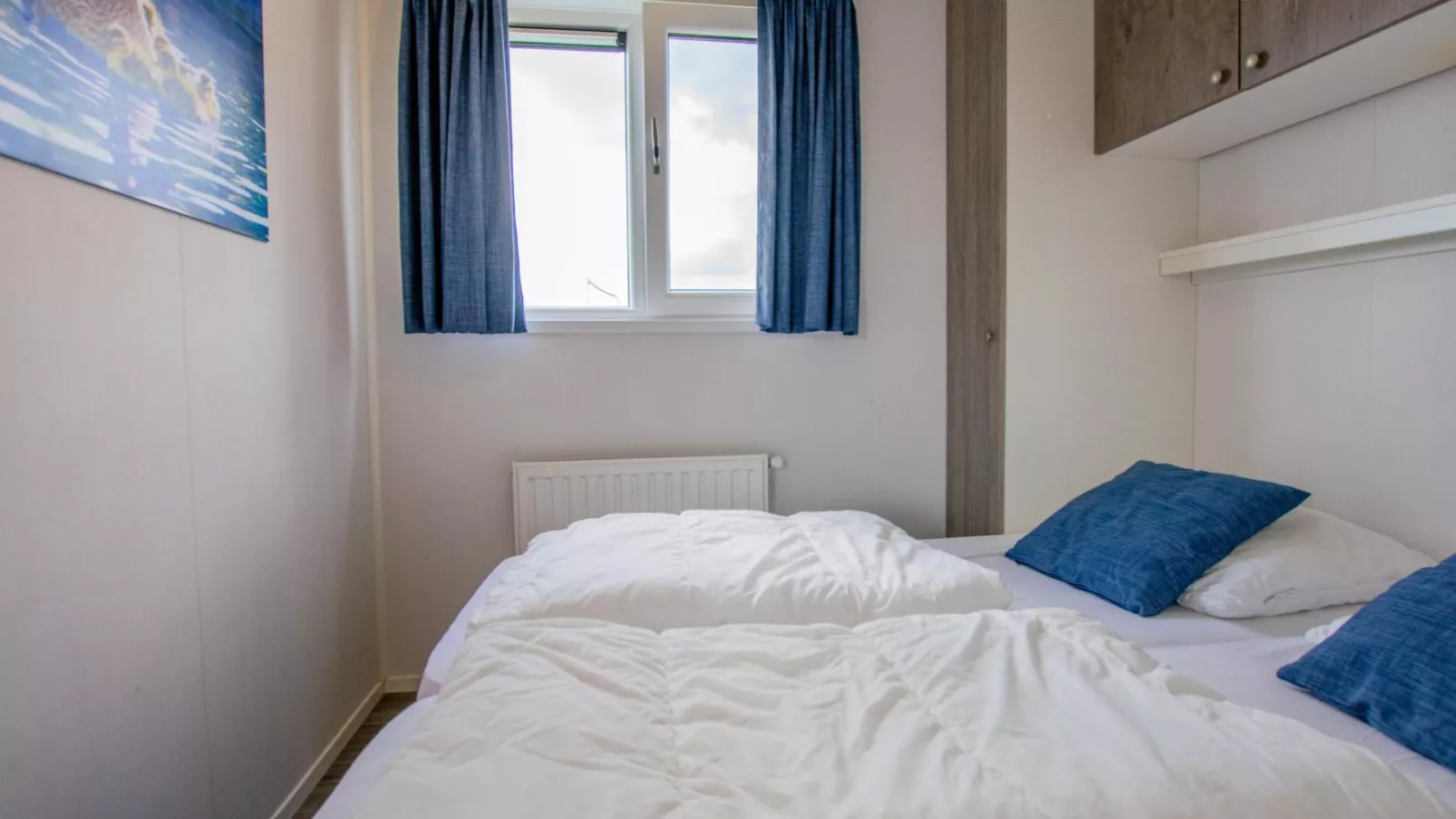 Purperreiger 24-32-Bedroom