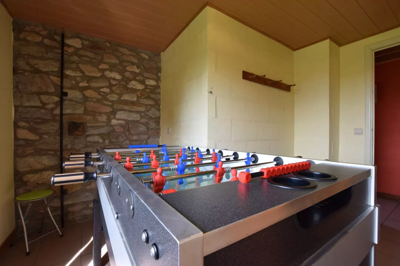 Dans les Champs-Recreation room