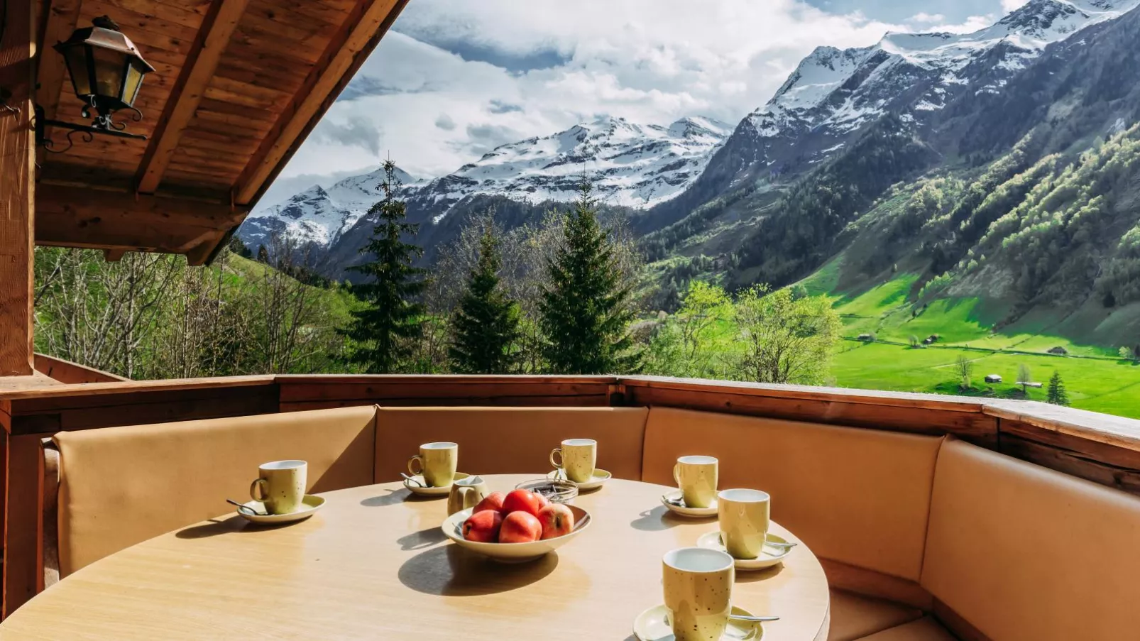 Barney-Terrace balcony
