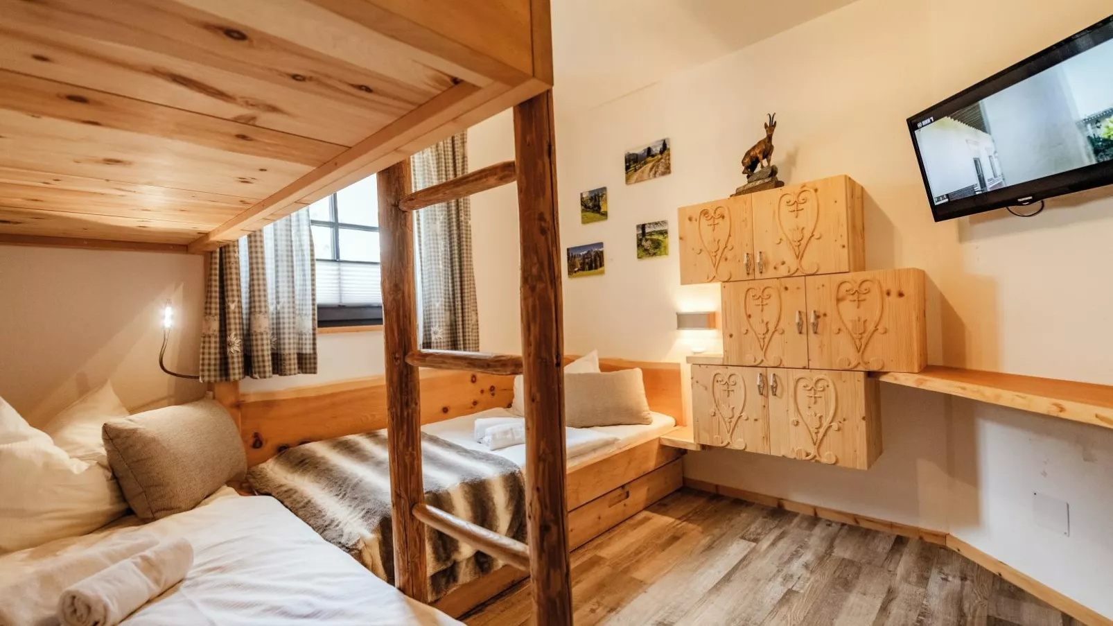 Green Garden Lodge B1-Bedroom