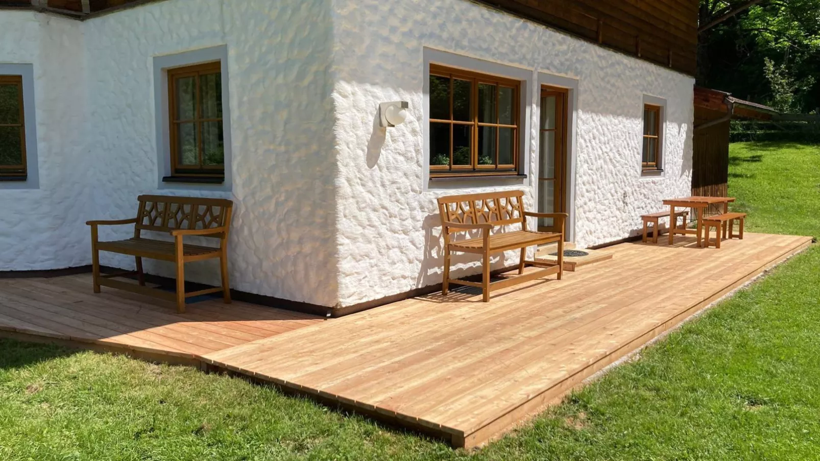 Barney-Terrace balcony