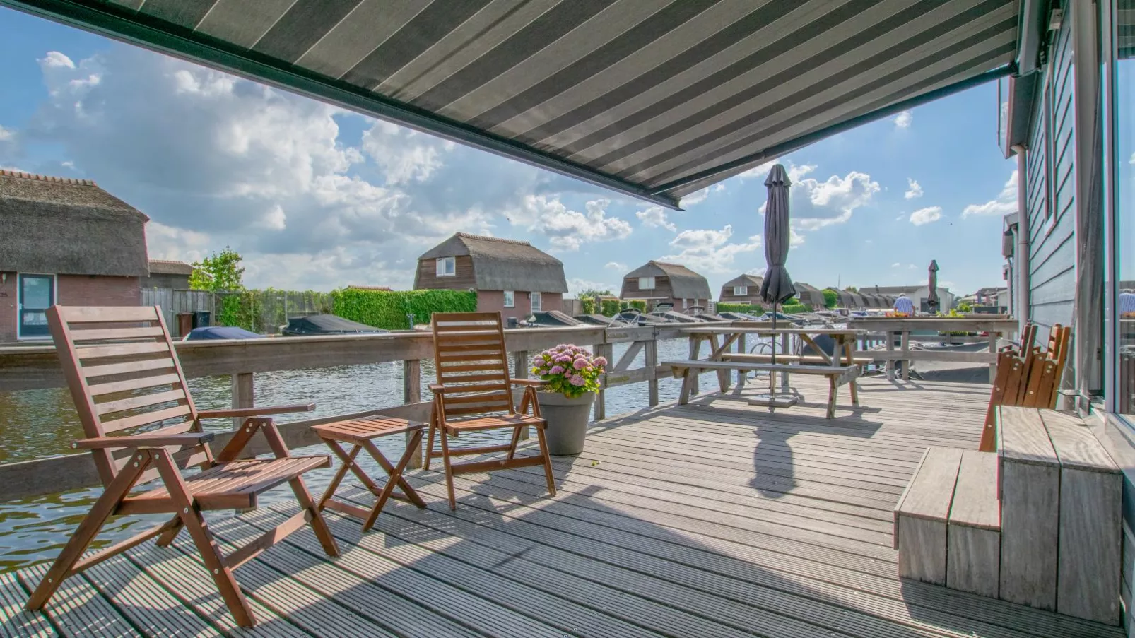 Purperreiger 24-32-Terrace balcony