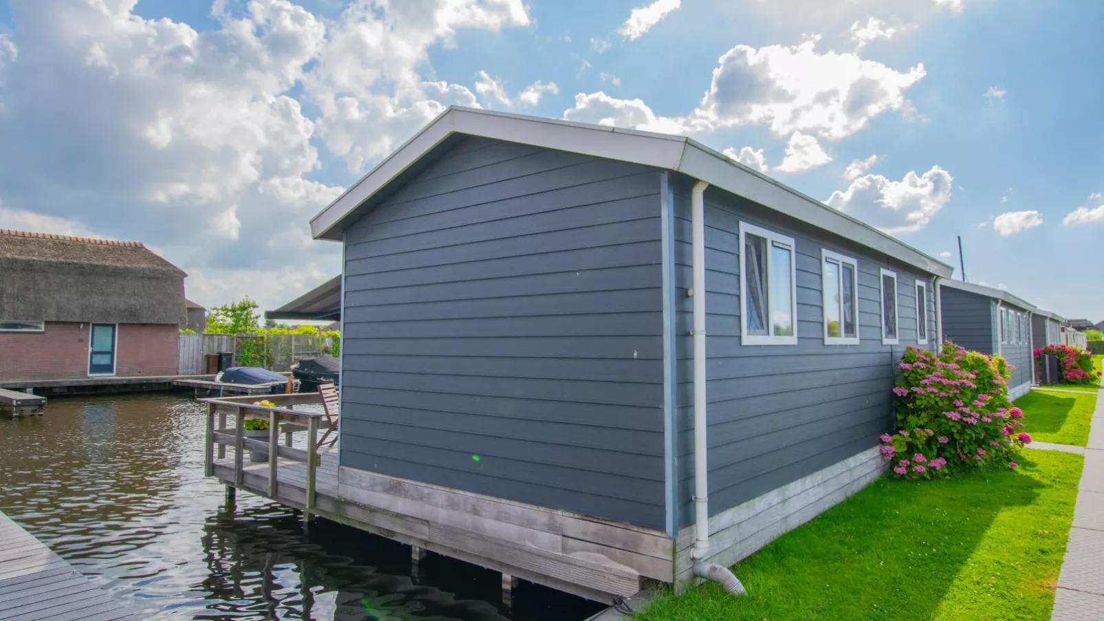 Purperreiger 24-32-Exterior summer