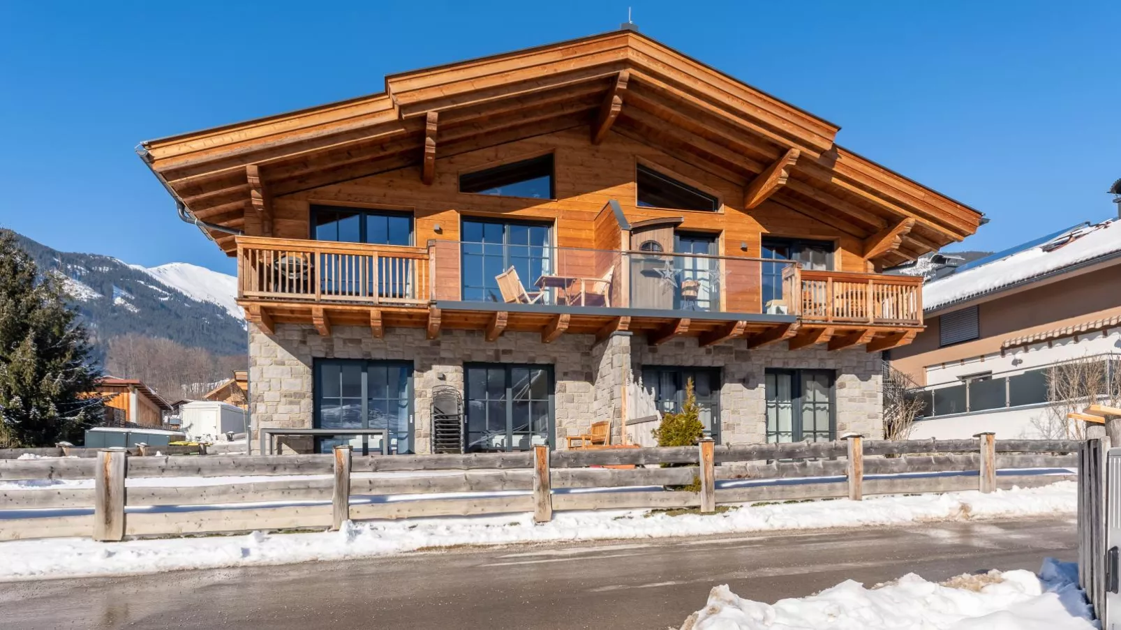 Green Garden Lodge B1-Exterior winter